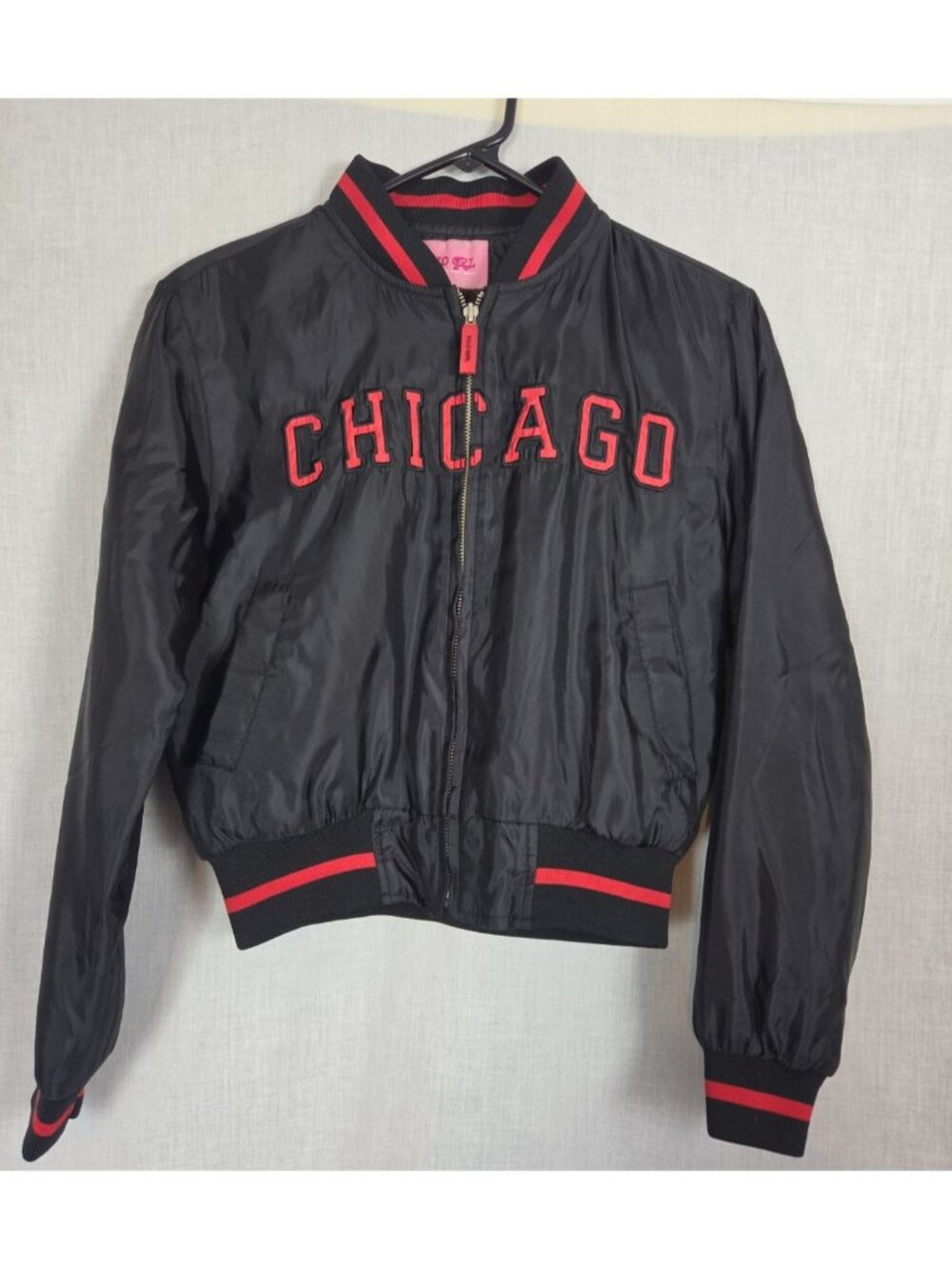 Chicago Bulls Satin Bomber Jacket Girls Size M Quilted Basketball Black Red EUC